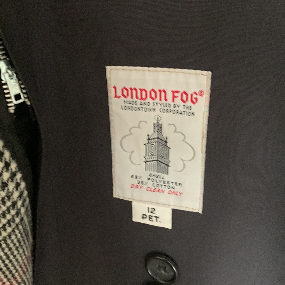 London Fog Trench coat from shoulder length 45.5 inches - Picture 3 of 5